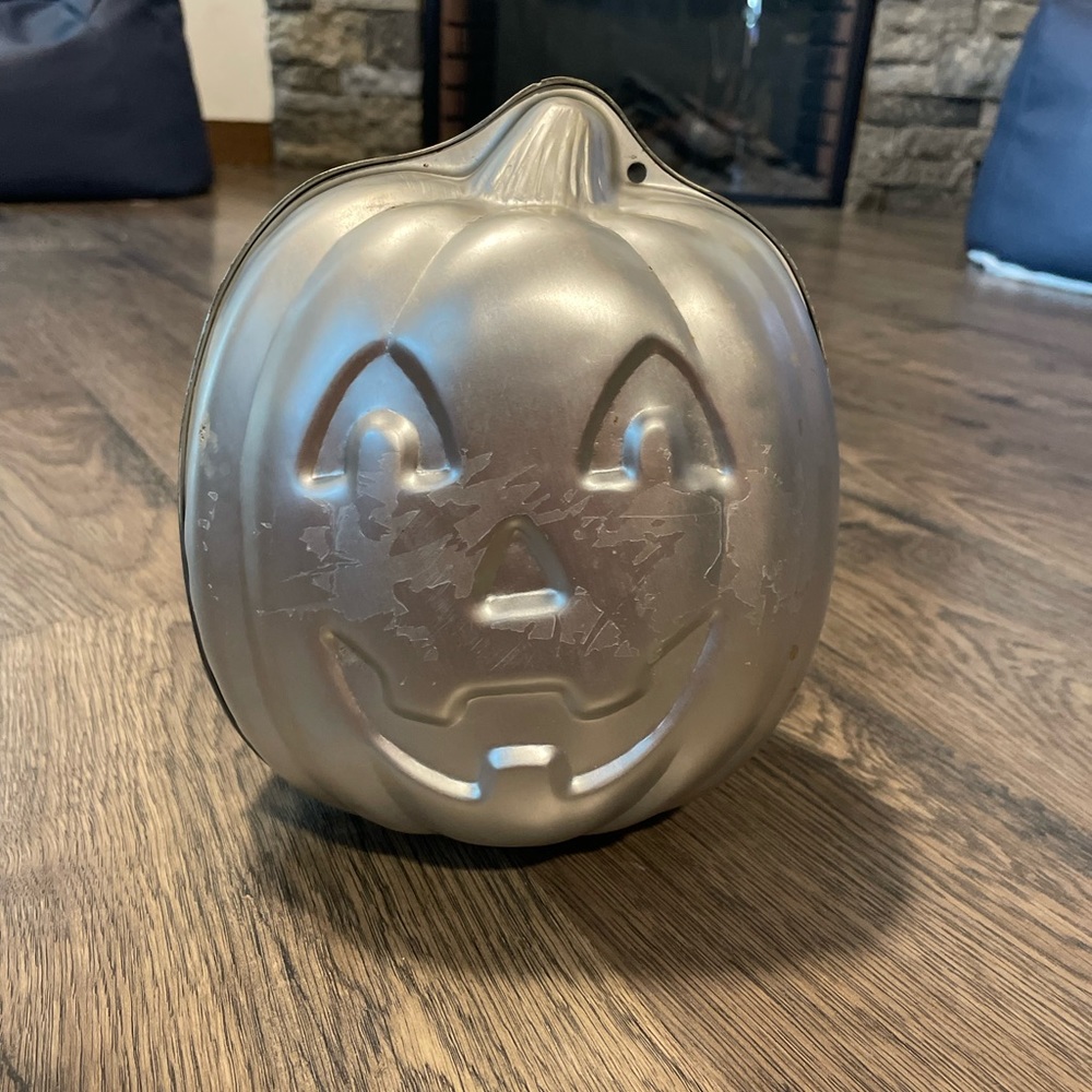 Vintage 1995 Wilton Jack o Lantern Pumpkin 3D Cake Pan